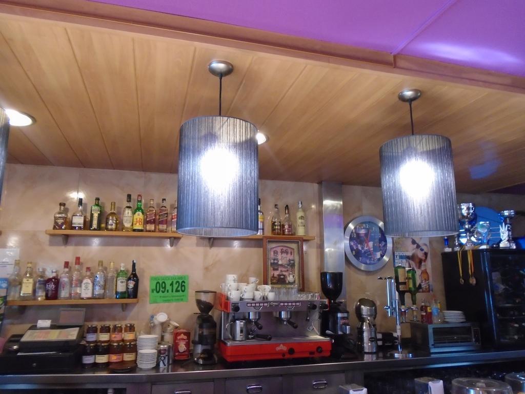 Hostal Fonda Galicia Cardedeu Ngoại thất bức ảnh