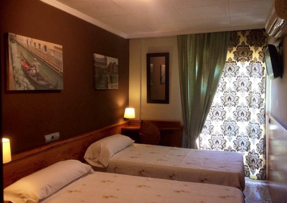 Hostal Fonda Galicia Cardedeu Ngoại thất bức ảnh